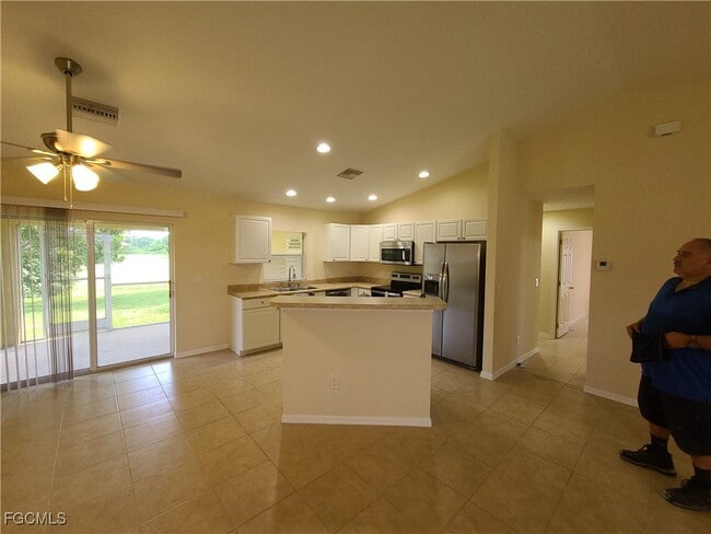 337 SW 29th Ave in Cape Coral, FL - Building Photo - Building Photo