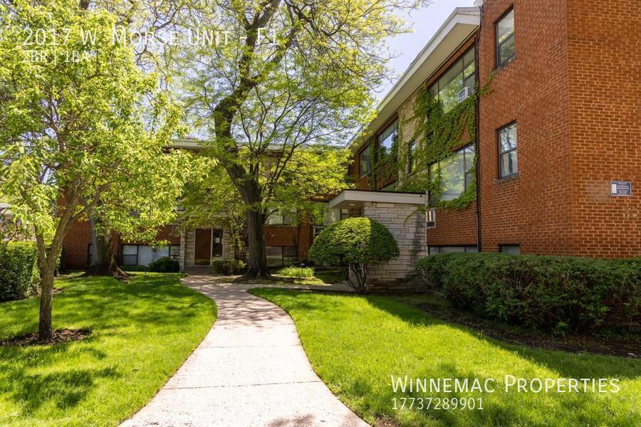 2017 W Morse Ave in Chicago, IL - Building Photo