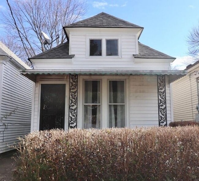 property at 2909 S 5th St