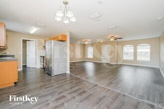 4911 Rawls Rd in Tampa, FL - Building Photo - Building Photo