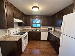 951 Velsen Rd in Howard, WI - Building Photo - Building Photo