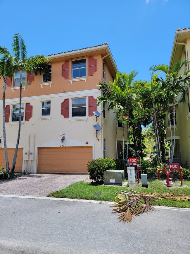 property at 3920 Laurel Ln