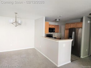 3275 N Pointe Blvd in Melvindale, MI - Building Photo - Building Photo