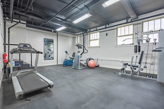 The Trilogy at Hyde Park in Chicago, IL - Foto de edificio - Interior Photo