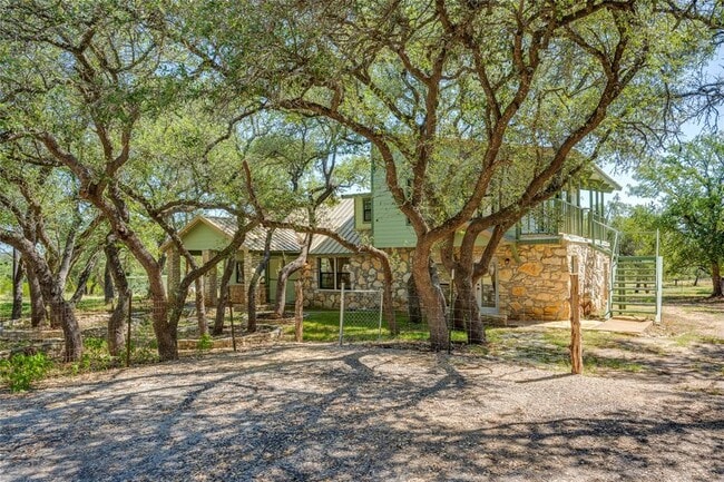 1217 Lost Oak Trail in Johnson City, TX - Building Photo - Building Photo