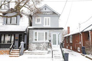 207 Cedarvale Ave in Toronto, ON - Building Photo