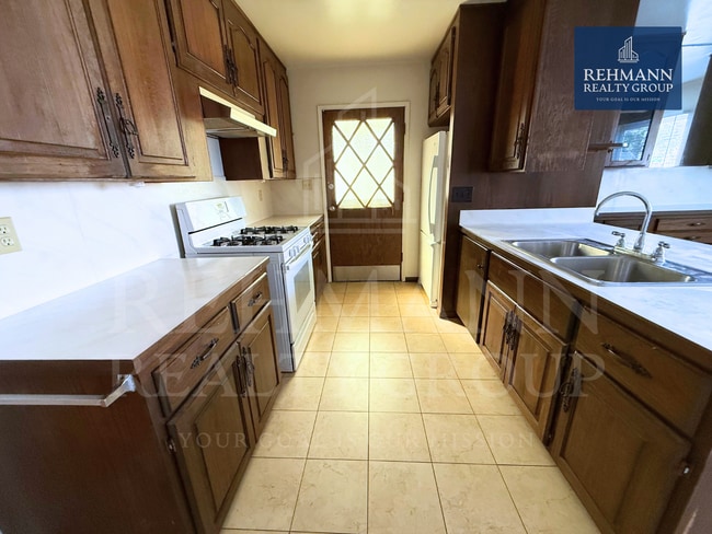 property at 4235 Kendall St