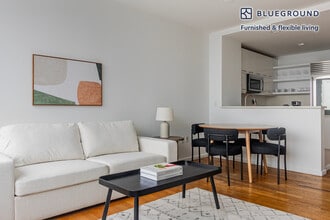 635 W 42nd St in New York, NY - Building Photo - Building Photo