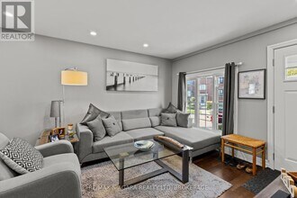 35 Leeper St in St Catharines, ON - Building Photo - Building Photo