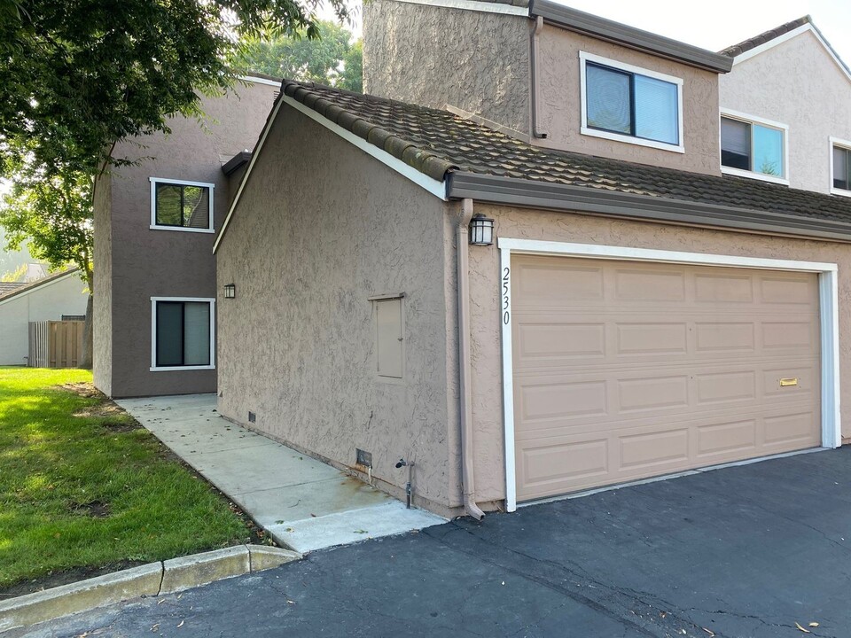 2530 Hawkington Ct in Santa Clara, CA - Building Photo