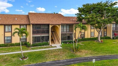 826 Sky Pine Way in Greenacres, FL - Building Photo - Building Photo