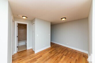 445 W Barry Ave in Chicago, IL - Building Photo - Building Photo