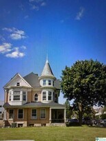 6 N 17th St in Allentown, PA - Building Photo