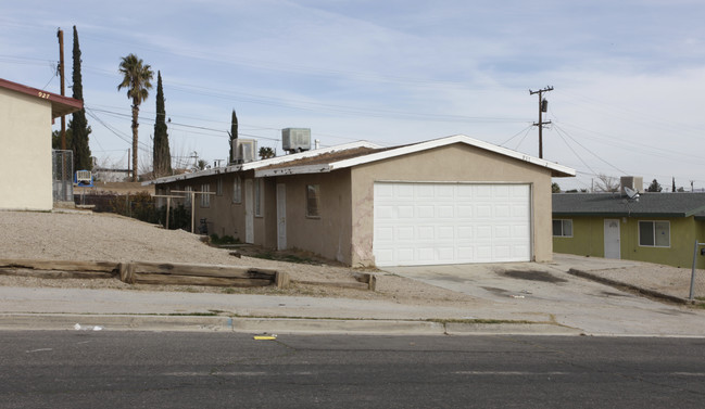 929-931 Carson St in Barstow, CA - Building Photo - Building Photo