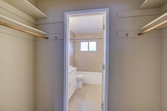 2220 Lake Rd, Unit C7 in Belmont, CA - Building Photo - Building Photo