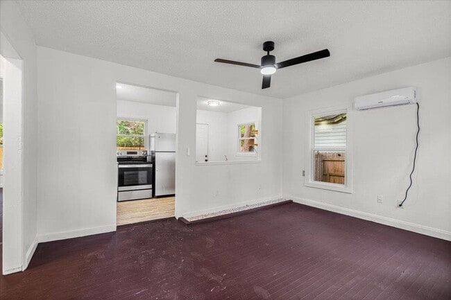 2206 Rountree Dr in Austin, TX - Building Photo - Building Photo