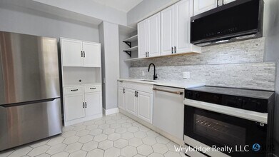 923 Rogers Pl in Cincinnati, OH - Building Photo - Building Photo