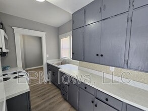 733 Baltimore St in Waterloo, IA - Building Photo - Building Photo