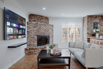 16842 Harkness Cir in Huntington Beach, CA - Building Photo - Building Photo