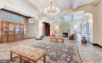 4700 Connecticut Ave NW in Washington, DC - Building Photo - Building Photo