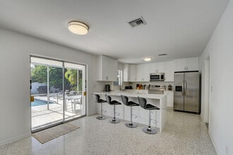 1171 Bimini Ln in West Palm Beach, FL - Building Photo - Building Photo