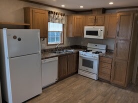 35 Dudley Pl in Bennington, VT - Building Photo