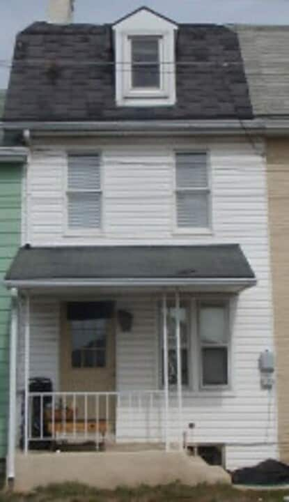 1424 Walnut St in Lebanon, PA - Building Photo