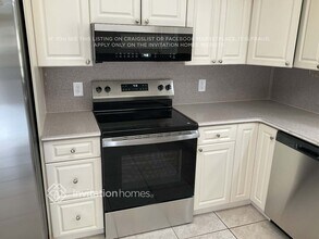 4030 NW 103rd Dr in Coral Springs, FL - Foto de edificio - Building Photo