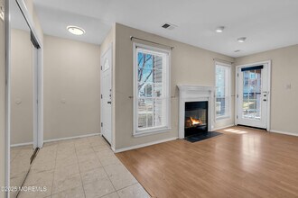 435 Hancock Pl in Morganville, NJ - Building Photo - Building Photo