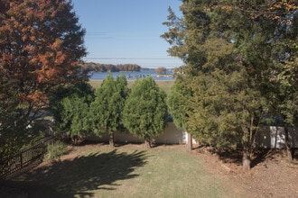 16015 Kelly Park Cir in Huntersville, NC - Building Photo - Building Photo