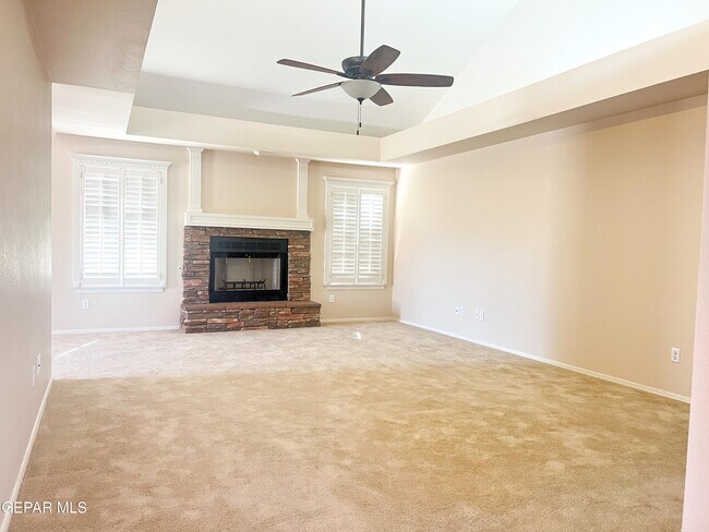 10726 White Sands Dr in El Paso, TX - Building Photo - Building Photo