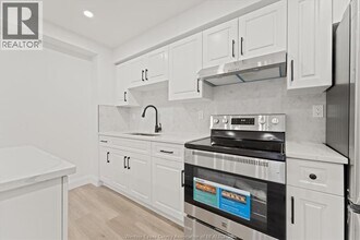 702 Pierre Ave in Windsor, ON - Building Photo - Building Photo