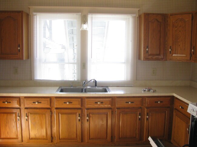 100 Park Ave, Unit 1 in Warren, PA - Building Photo - Building Photo