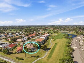 5829 Fairwoods Cir in Sarasota, FL - Building Photo - Building Photo