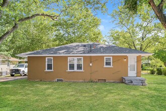 529 La Motte Ln in Ferguson, MO - Building Photo - Building Photo