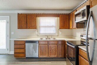 118 Barrington Dr in Athens, GA - Building Photo - Building Photo