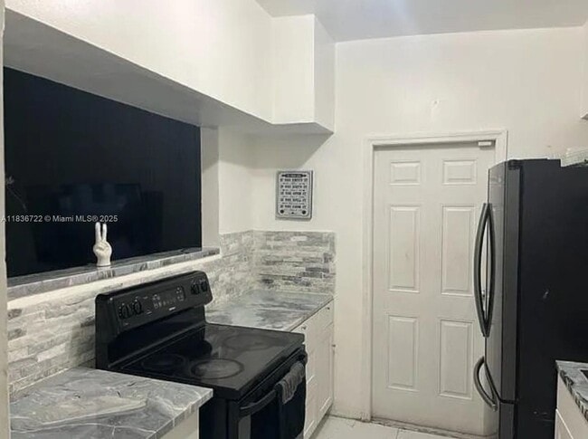 10835 NW 2nd Ct in Miami, FL - Building Photo - Building Photo