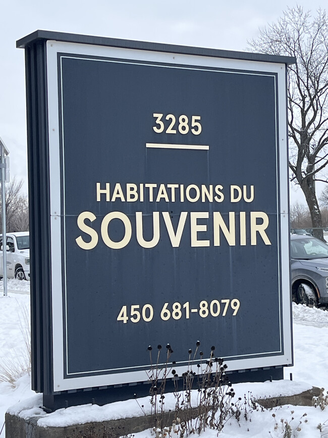 Les Habitations du Souvenir in Laval, QC - Building Photo - Other