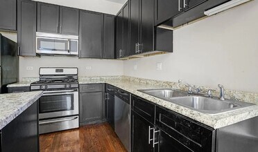 4544 S Indiana Ave in Chicago, IL - Foto de edificio - Building Photo