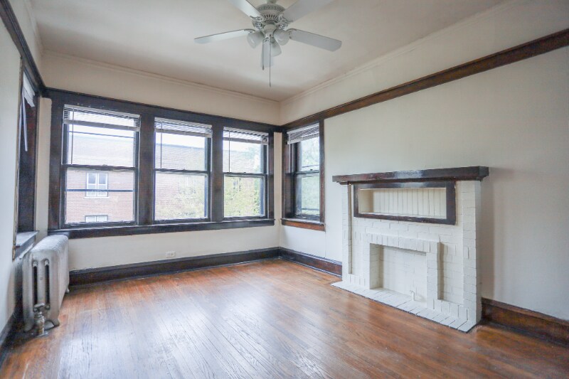 1535 W Cornelia Ave in Chicago, IL - Foto de edificio