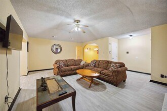 16210 Delgado Dr in Houston, TX - Building Photo - Building Photo