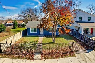 6915 Providence Ave in Austin, TX - Building Photo