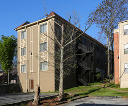 529 NE Boulevard in Atlanta, GA - Building Photo - Building Photo