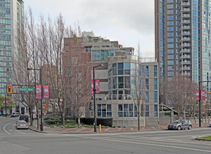 Governor's Villas I in Vancouver, BC - Building Photo - Building Photo