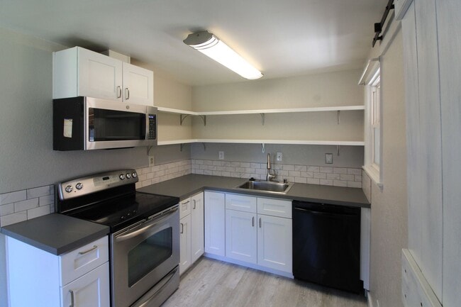 1205 W 2nd Ave in Kennewick, WA - Building Photo - Building Photo