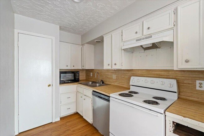 906 N LBJ Dr in San Marcos, TX - Building Photo - Building Photo