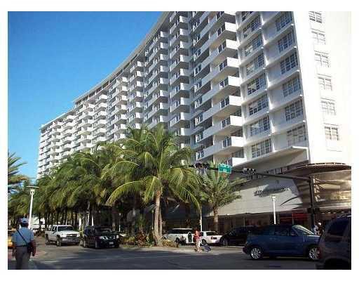 The Decoplage in Miami Beach, FL - Building Photo