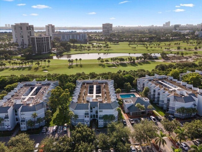 1750 N Congress Ave in West Palm Beach, FL - Building Photo - Building Photo
