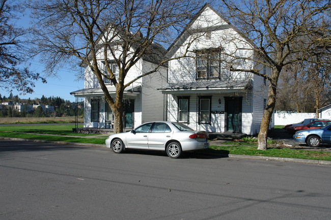 605-607 N Elm St in Spokane, WA - Building Photo - Building Photo