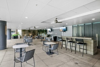 The Stuart at Sierra Madre Villa in Pasadena, CA - Foto de edificio - Building Photo